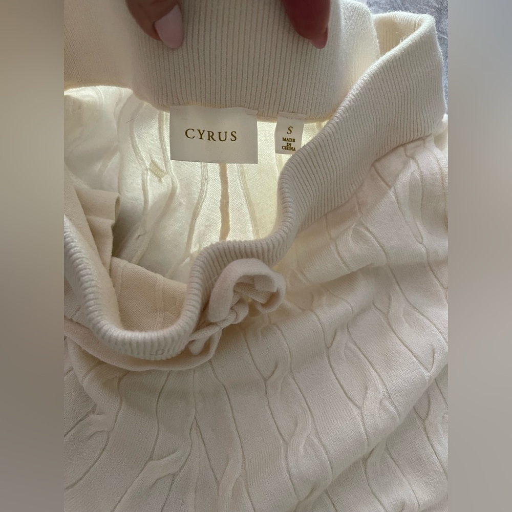 Cyrus Cream Cable Knit Pants Wide leg in size small - Picture 6 of 14
